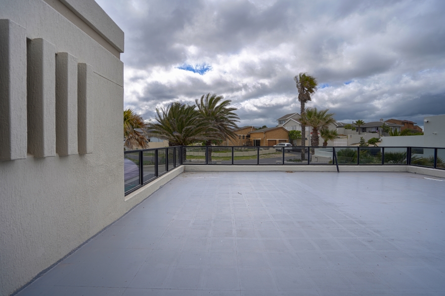 4 Bedroom Property for Sale in Van Riebeeckstrand Western Cape